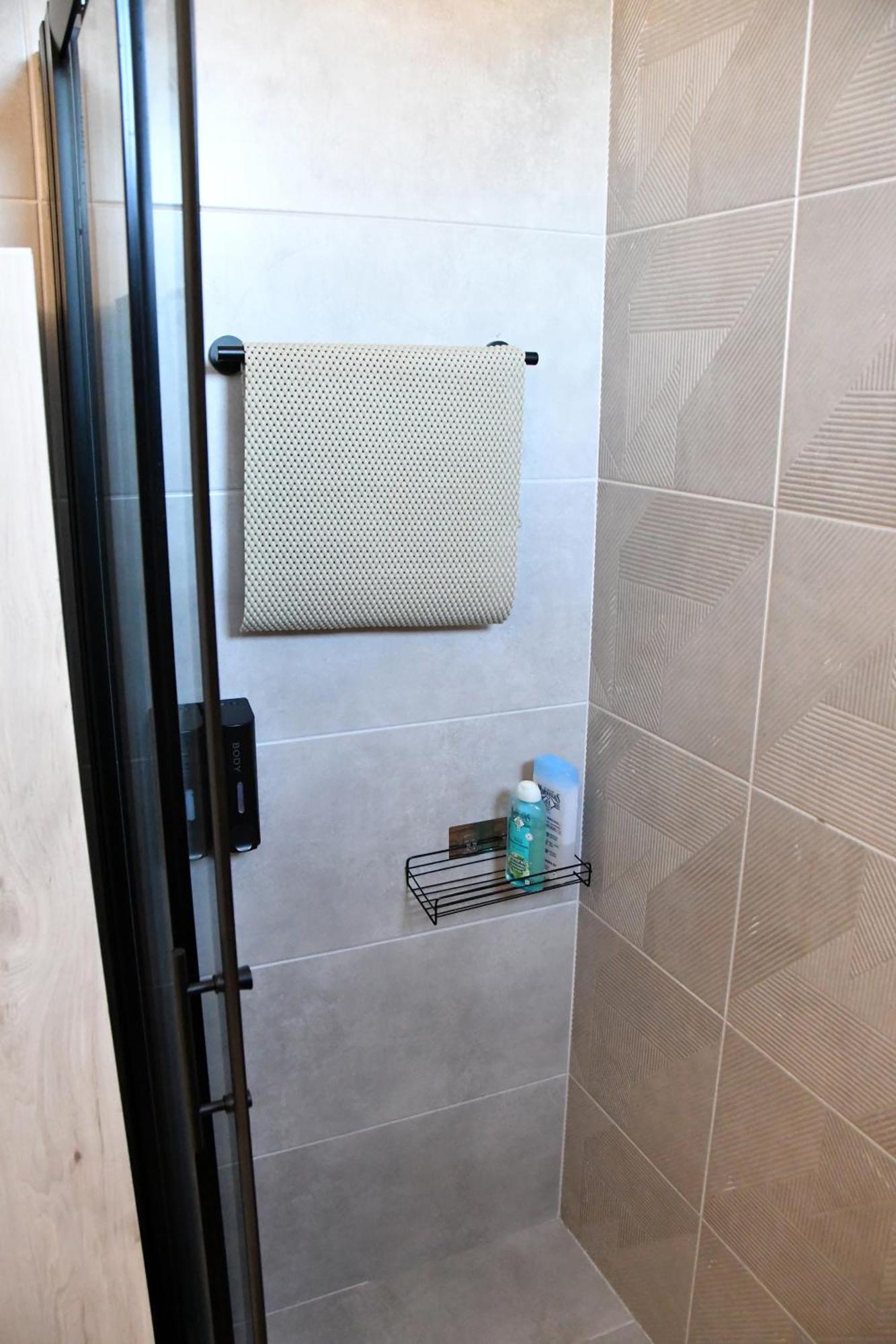 Ferienwohnung Polles Εlies Cozy Αpartment Aegina Exterior foto